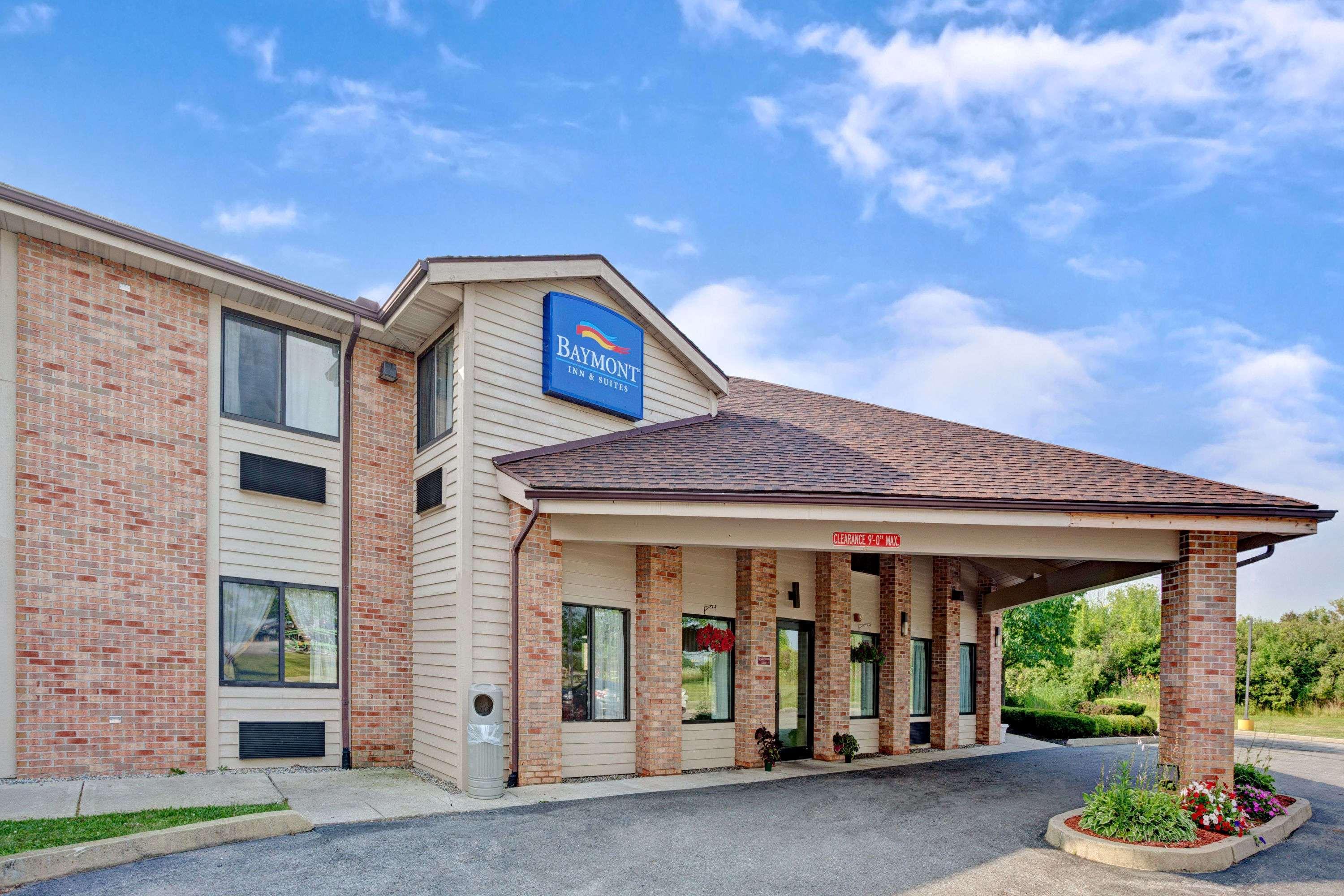 Baymont By Wyndham Monroe Hotel Екстериор снимка